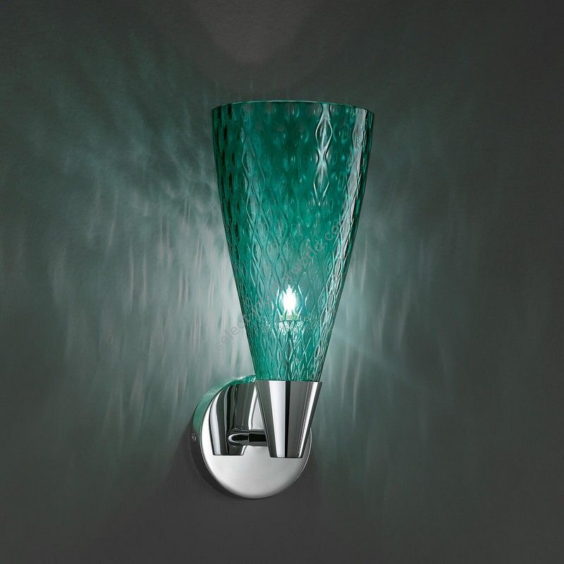 Wall lamp / Chrome finish / Green glass