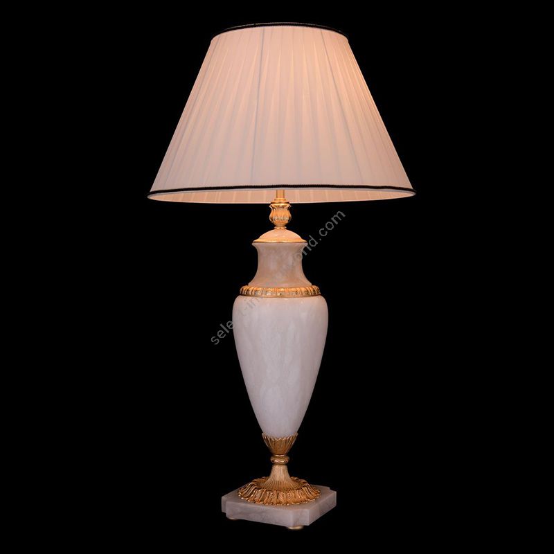 French Gold finish / With White Pleated lamp shade